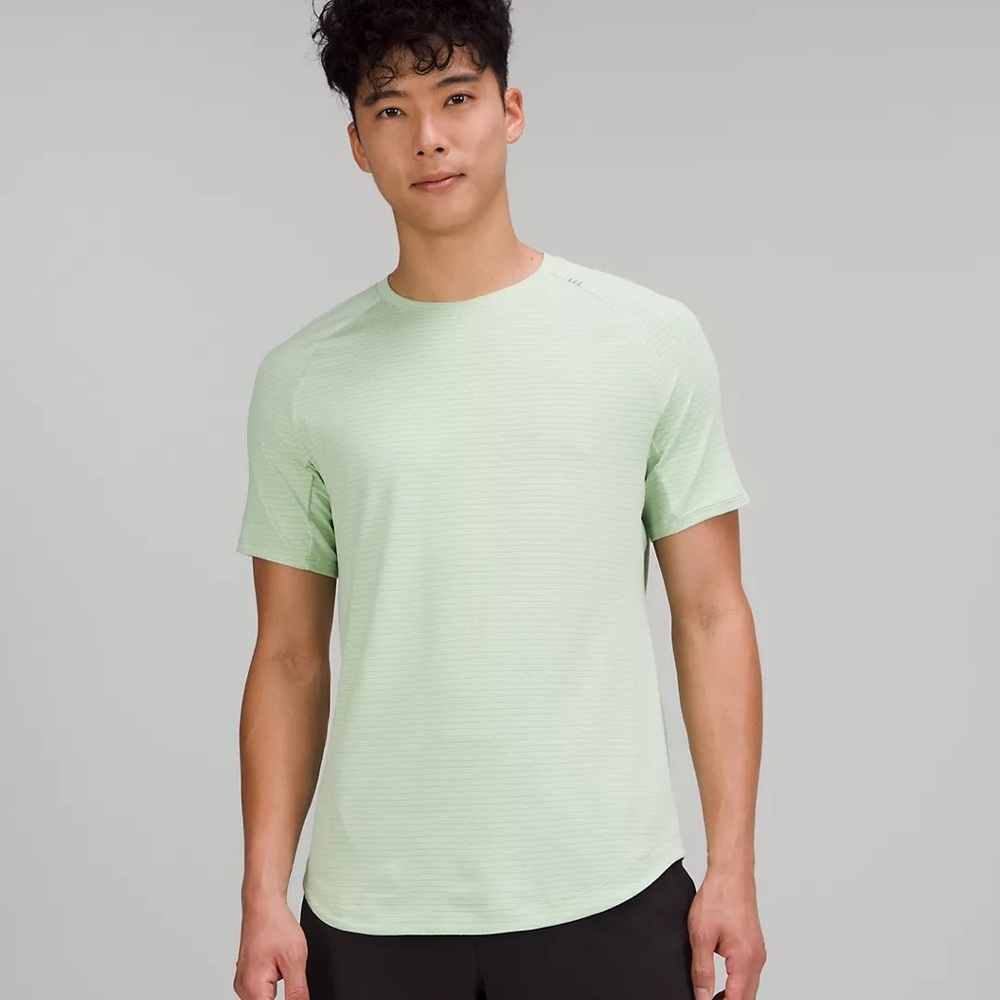 Brand New Medium Lululemon Drysense Short Sleeve